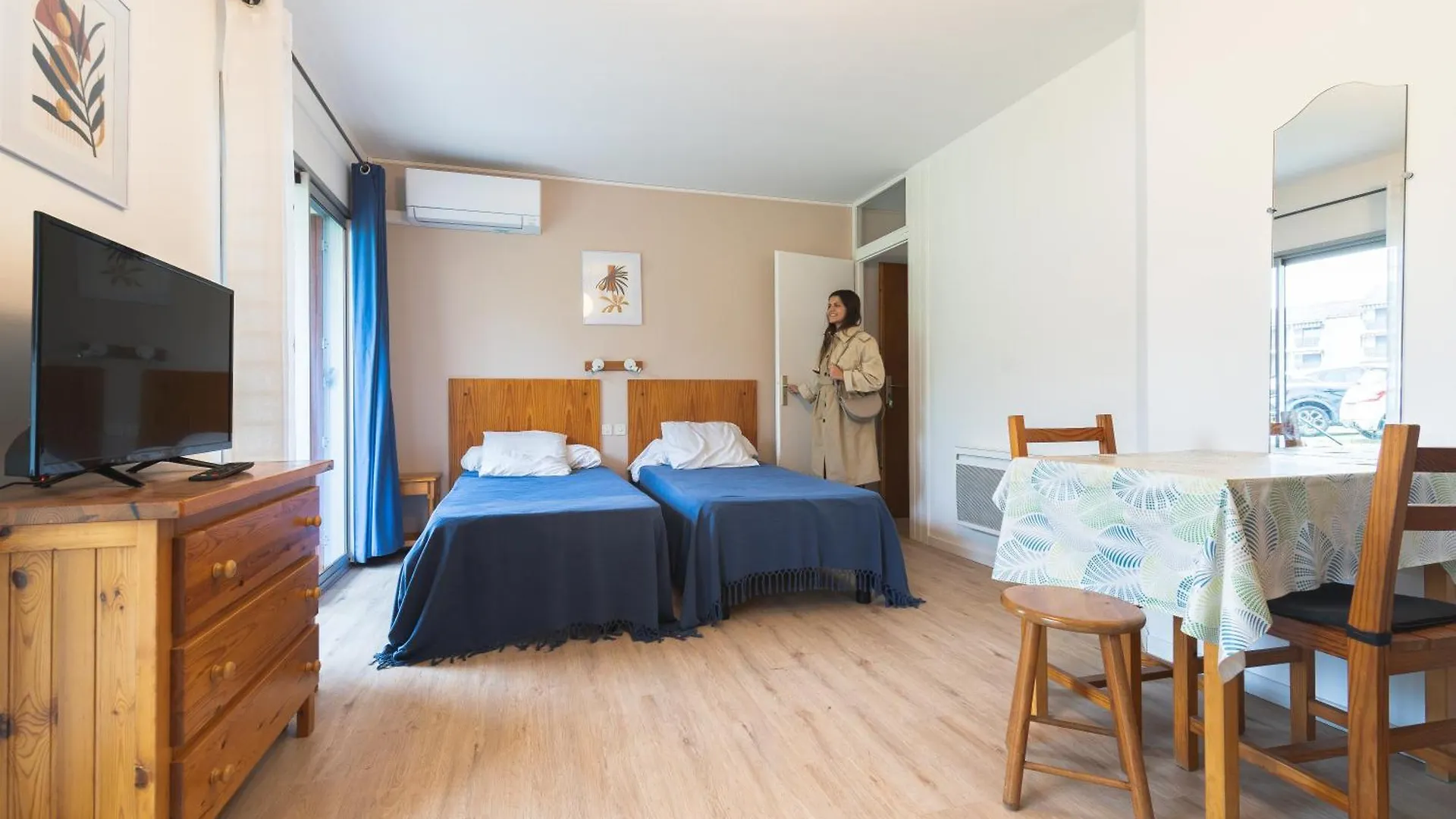 Les Mimosas - App 04 - Appartement Cosy Rdc Cazaubon 0*,  França